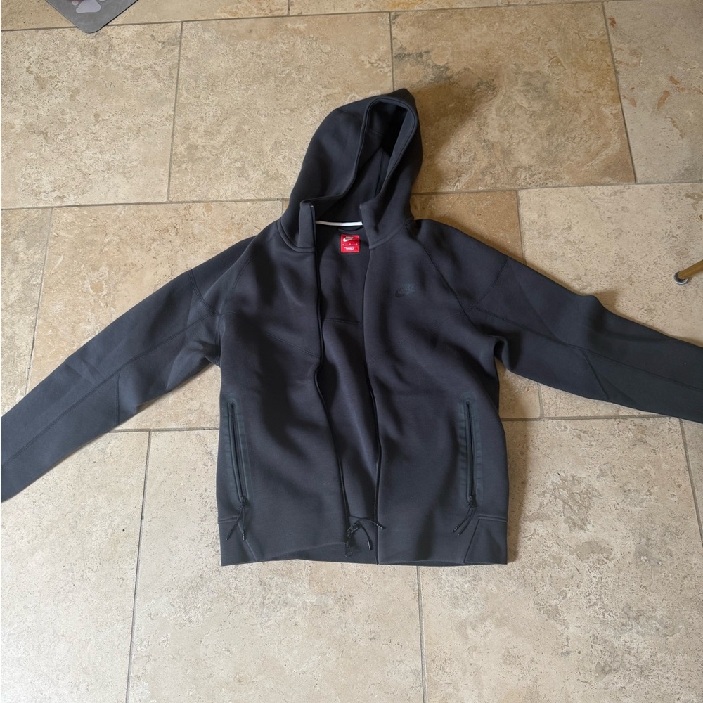 Black zip up jacket Nike
